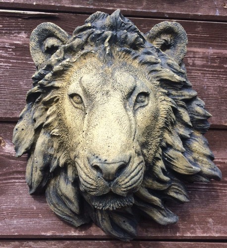 Small lion head wall - small,
