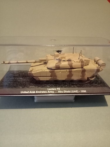 Deagostini combat tanks model - deagostini,