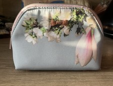 TED BAKER Grey Pink Magnolia Flower Make Up Bag Rose Gold Bow Travel/Cosmetics