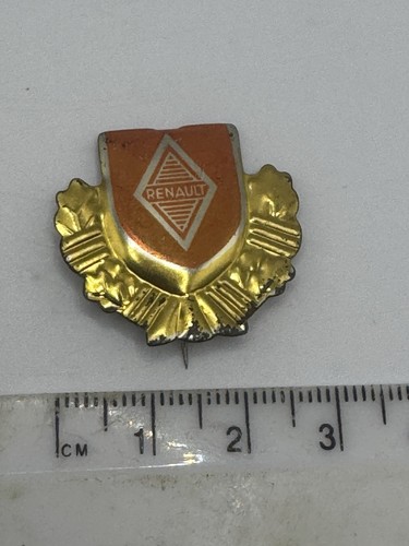 Vintage renault tin pin - pin, badge