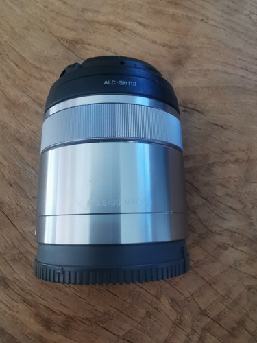 Sony 30mm macro lens - 30mm, f3.5