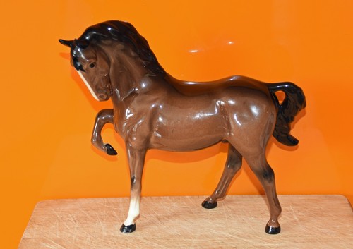 Beswick brown stallion - beswick,