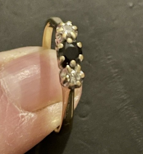 9ct gold sapphire - 9ct, and