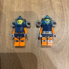 Lego Minifigures Deep Sea Divers x 2 - Male Female