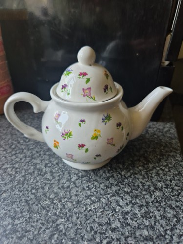 Small teapot floral design - teapot,