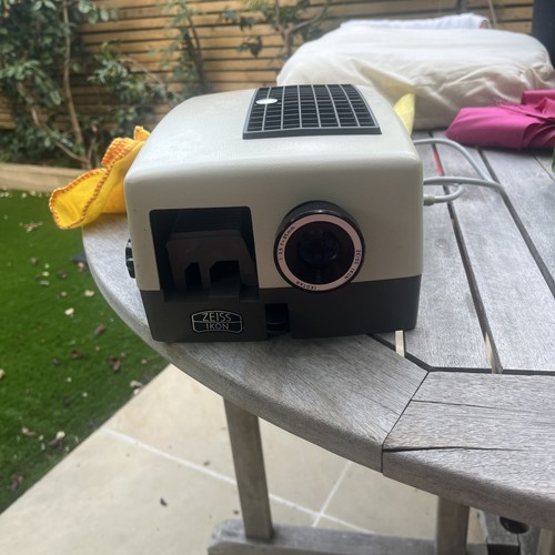 Zeiss ikon slide projector - zeiss,