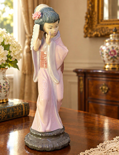 Nao lladró japanese lady - by,