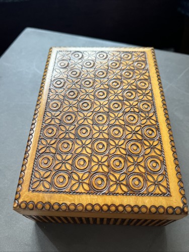 Wooden vintage trinket box - wooden,