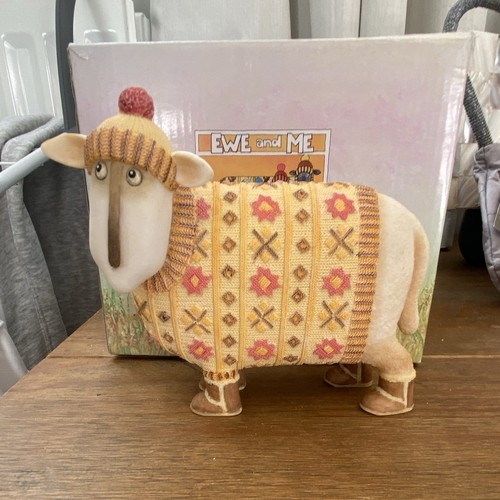Enesco ewe and morag sheep - enesco, me