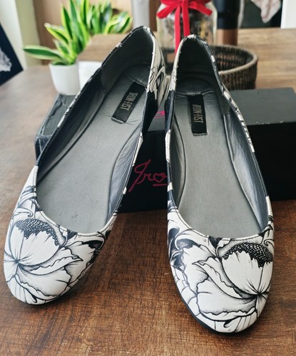 Iron fist skull floral ballet - floral,
