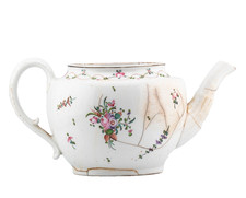 England Porcelain Teapot Cover