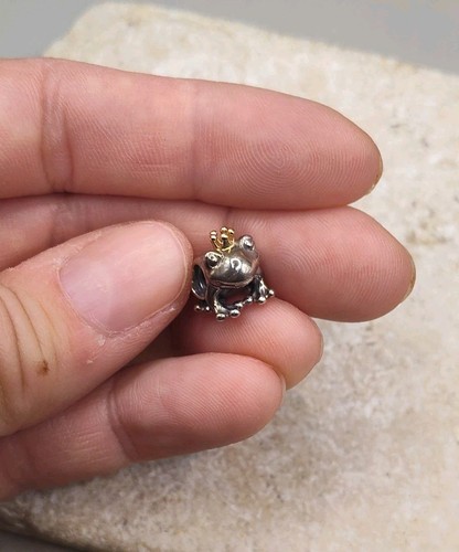 Authentic signed pandora s925 - signed,