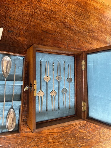 Roman spoon fork - &, fork.