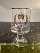 Vintage 1977 The Queens Silver
