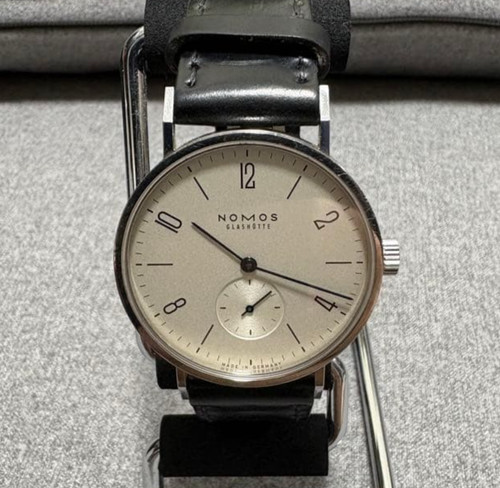 Nomos tangent small seconds - tangent,