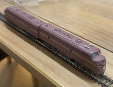 N Gauge Pennsylvania Railroad Train Locomotive & Dummy Unit