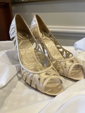 Badgley Mischka – Elegant