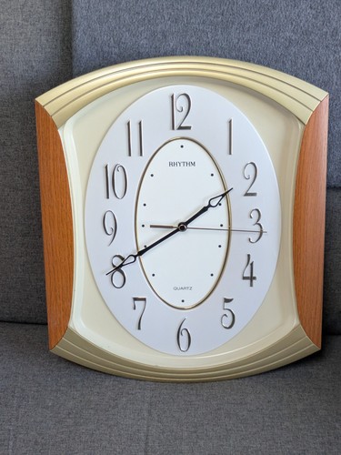 Rhythm wood effect and gold - wood,