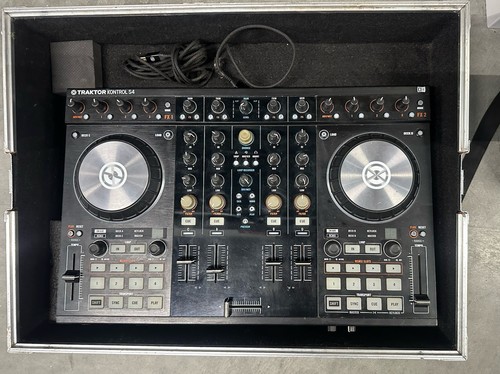 Traktor kontrol mk2 w - kontrol, s4