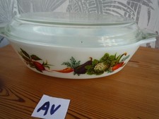 VINTAGE PYREX CASSEROLE DISH