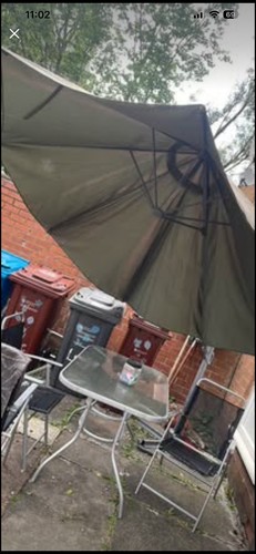 Huge large q overhanging - huge,