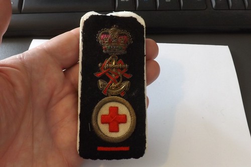Shoulder epaulette queen - shoulder,