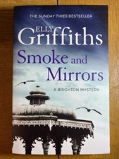 Smoke and Mirrors by Elly Griffiths (Paperback)