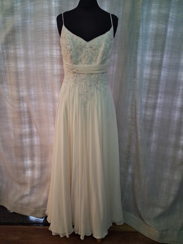Wedding dress size ivory - size,