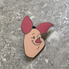 DISNEY STORE UK POOH AND FRIENDS PIGLET HEAD PIN BADGE