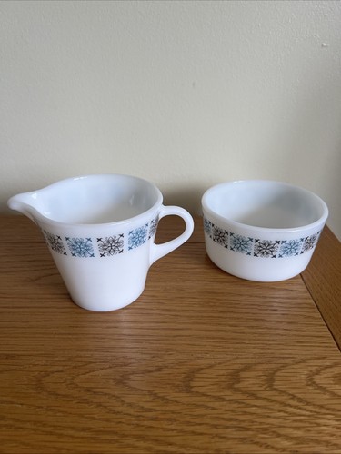 Vintage jaj pyrex chelsea milk - jaj,