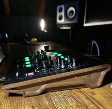 Icon - 32Ci USB Audio Interface with Two 32C Console Grade Analogue Mic Preamps 