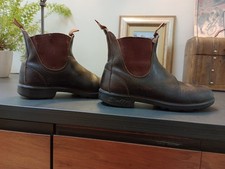 Iconic Stout Brown Blundstone Chelsea Boots Size 6 Premium leather water resist