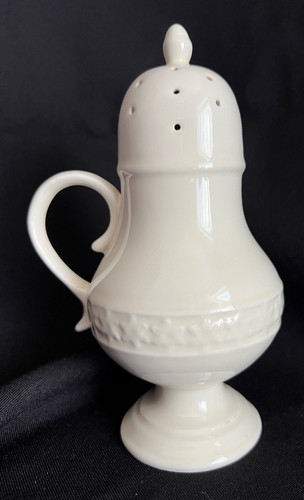 Royal creamware sugar shaker - royal,