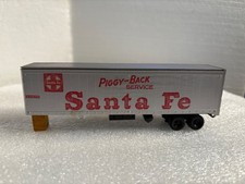 HO Scale 40’ Santa Fe