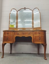 Queen Ann Style Kidney Shaped