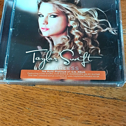 Taylor swift contains two - taylor,