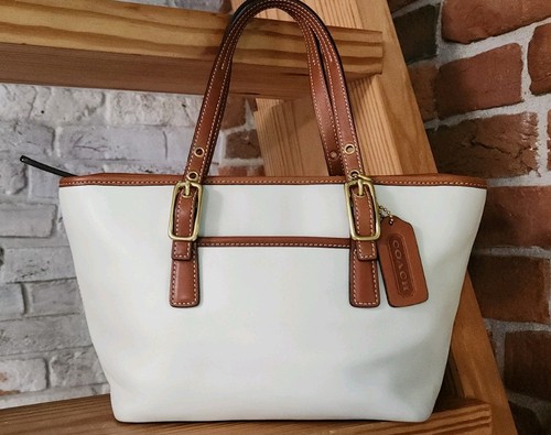 Coach mini hamptons market - coach,