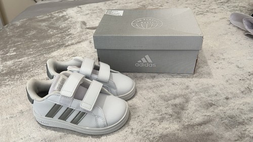 Kids adidas trainers size 7 - kids,