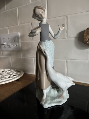 Lladro girl with goose 1052 - with,