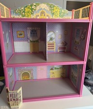 Barbie Sindy Dolls house