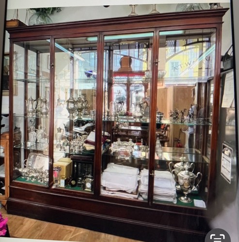 Solid wood display cabinet - display,