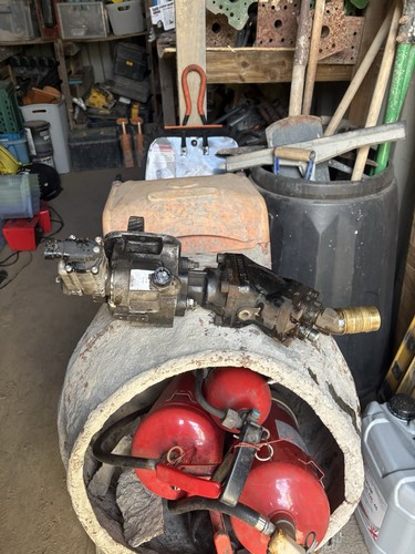 Pto piston pump - &,