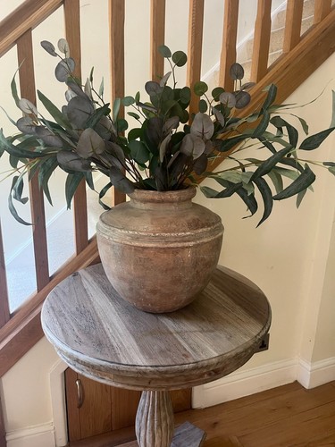 Large distressed brown pot - large,