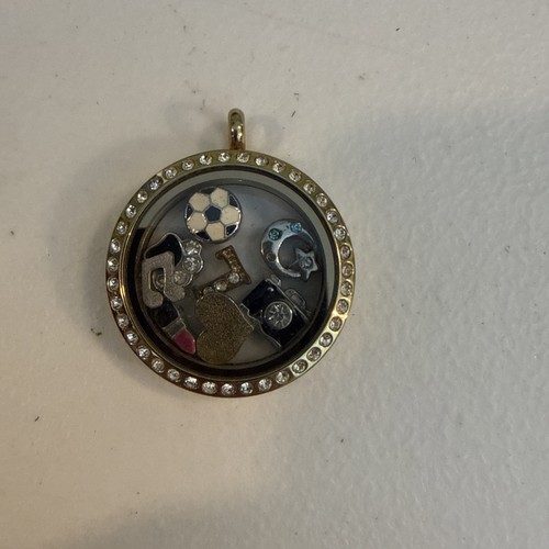 Floating memory locket with - memory,