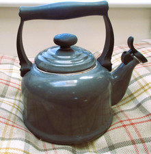 Le Creuset Traditional  Kettle