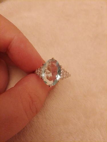 Blue oval gem - oval, 3.5ct