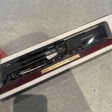 Atlas Edition Union Pacific FEF Class Model Train Locomotive On Plinth