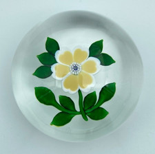 Saint Louis 'Yellow and White Flower' Ltd Ed 250 in 1987