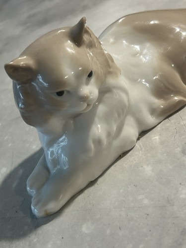 Nao lladro persian - by,