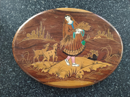 Wooden oval 9 marquetry - 12", 9"